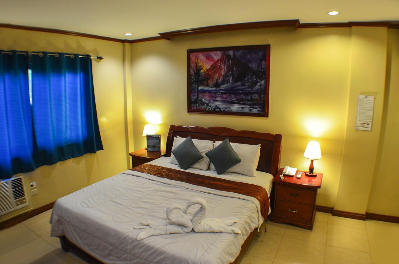Subic Waterfront Resort And Hotel Exteriör bild